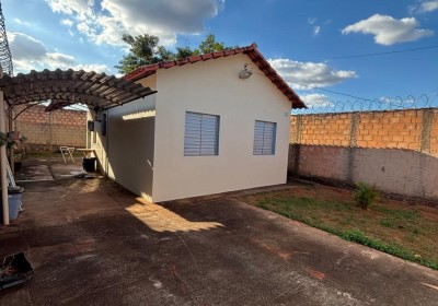 VENDE-SE ÓTIMA CASA NO BAIRRO ANATÊ