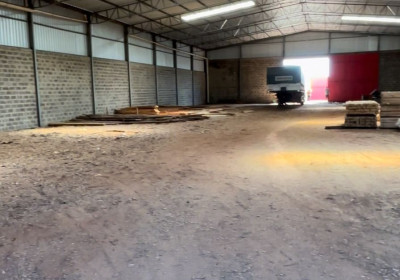 GALPÃO COMERCIAL / LOGÍSTICO PARA LOCAÇÃO NA BR 262 EM UBERABA