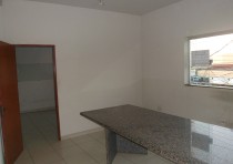 ALUGA-SE  Apto na Av. Orlando Rodrigues da Cunha, próximo ao Posto de Saúde