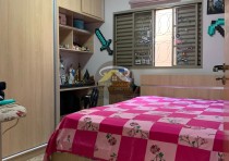 VENDE-SE CASA CONSERVADA NO BAIRRO PACAEMBU I EM UBERABA