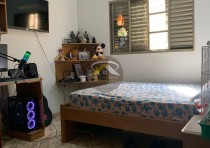 VENDE-SE CASA CONSERVADA NO BAIRRO PACAEMBU I EM UBERABA