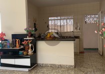 VENDE-SE ÓTIMA CASA NO BAIRRO LEBLON