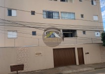 VENDE-SE APTO NO EDIFÍCIO RAVENA NO AMOROSO COSTA