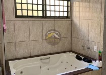 VENDE-SE EXCELENTE CASA NO BAIRRO ABADIA