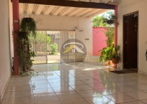 VENDE-SE EXCELENTE CASA NO BAIRRO GAMELEIRA