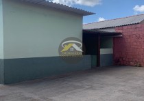 VENDE-SE CASA EM AVENIDA NO BAIRRO UBERABA 1