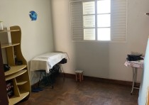 VENDE-SE EXCELENTE CASA NO BAIRRO LEBLON