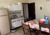 VENDE-SE EXCELENTE CASA NO BAIRRO LEBLON