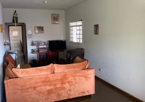 VENDE-SE EXCELENTE CASA NO BAIRRO LEBLON