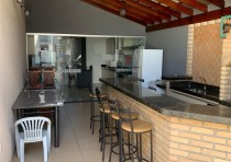 VENDE-SE LINDA CASA COM VARANDA GOURMET NO BAIRRO NENÊ GOMES