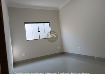 VENDE-SE CASA COM FINO ACABAMENTO NO BAIRRO MARINGÁ EM UBERABA