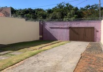 VENDE-SE CASA NO BAIRRO NENE GOMES EM UBERABA