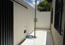 VENDE-SE EXCELENTE CASA NO BAIRRO JD MANHATTAN