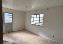 ALUGA-SE: ÓTIMA CASA NO BAIRRO MARAJÓ II