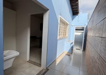 VENDE-SE CASA COM VARANDA GOURMET NO BAIRRO NENE GOMES