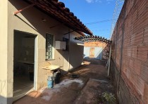 VENDE-SE ÓTIMA CASA NO BAIRRO ANATÊ