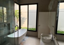 VENDE-SE: CASA DISPONÍVEL NO CONDOMÍNIO DAMHA I.