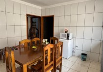 CASA CONSERVADA DISPONÍVEL PARA VENDA NO BAIRRO LEBLON