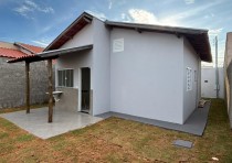 CASA COM FINO ACABAMENTO DISPONÍVEL PARA VENDA NO BAIRRO JD ESPANHA