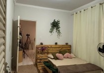 CASA CONSERVADA DISPONÍVEL PARA VENDA NO BAIRRO LEBLON