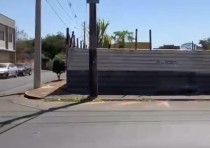 ÁREA COM 2.540M² DISPONÍVEL P/ LOCAÇÃO NA AV. MANOEL DE MELO REZENDE.