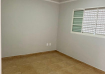 VENDE-SE EXCELENTE CASA NO BAIRRO VALIM DE MELO