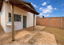 VENDE-SE CASA NO BAIRRO ONEIDA MENDES