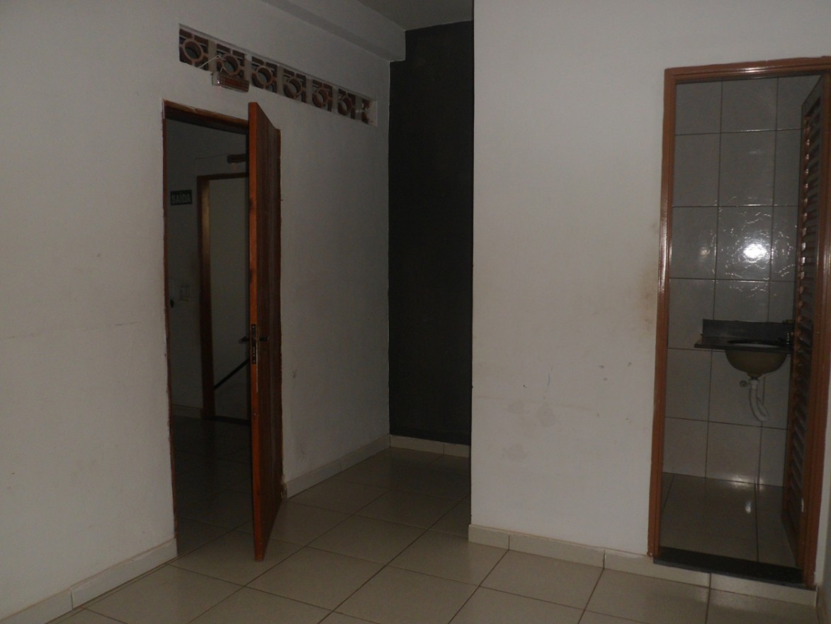 ALUGA-SE  Apto na Av. Orlando Rodrigues da Cunha, próximo ao Posto de Saúde