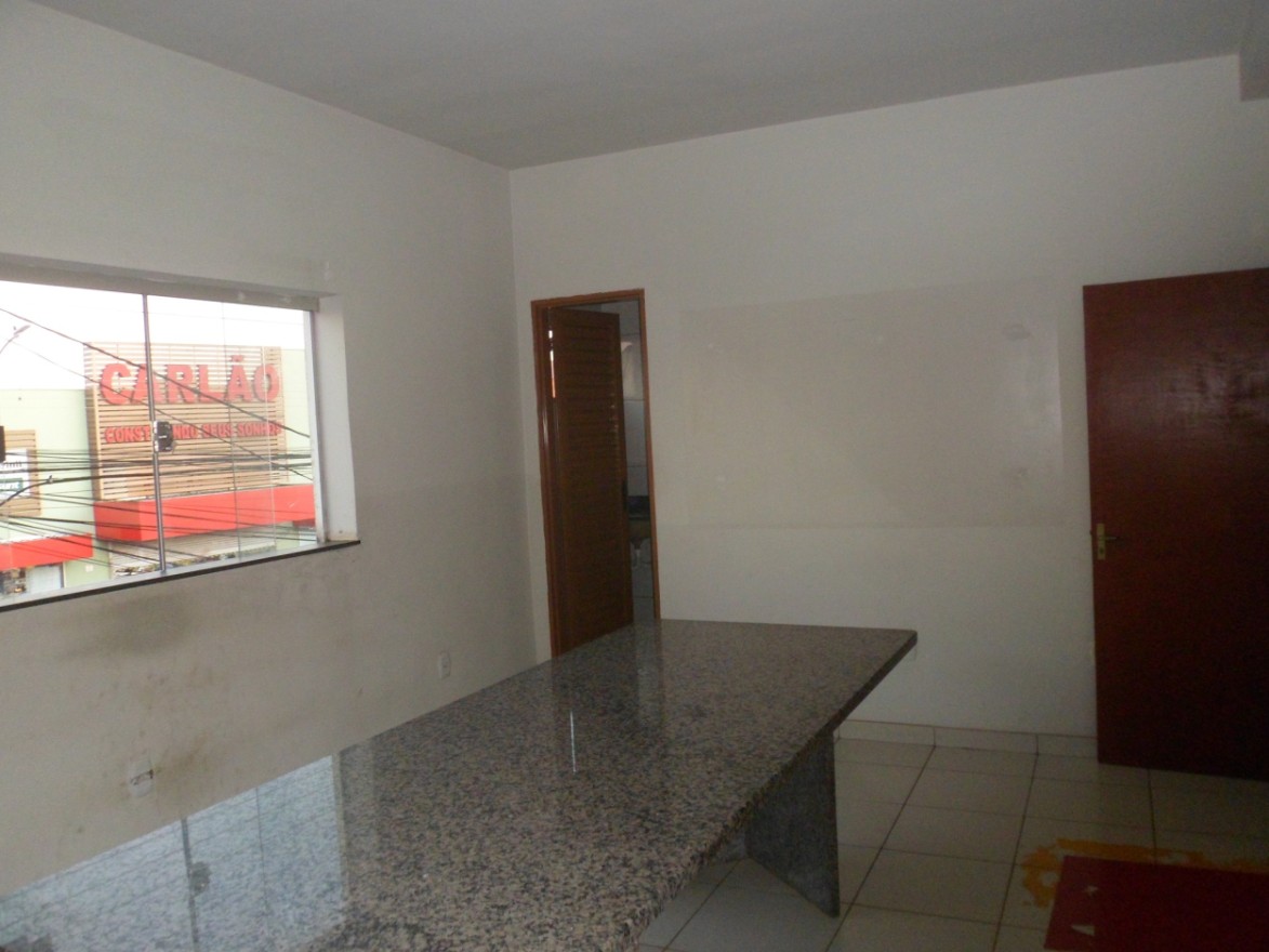 ALUGA-SE  Apto na Av. Orlando Rodrigues da Cunha, próximo ao Posto de Saúde