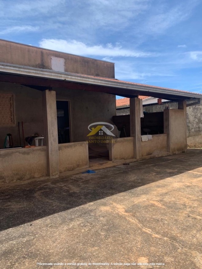 VENDE-SE CASA NO BAIRRO ESTADOS UNIDOS