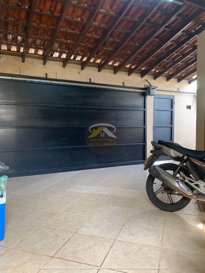 VENDE-SE CASA CONSERVADA NO BAIRRO PACAEMBU I EM UBERABA