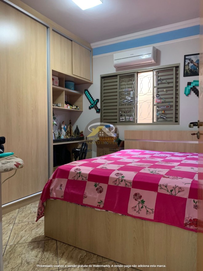 VENDE-SE CASA CONSERVADA NO BAIRRO PACAEMBU I EM UBERABA