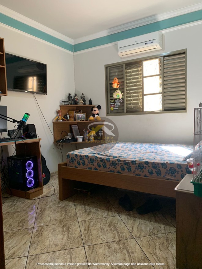 VENDE-SE CASA CONSERVADA NO BAIRRO PACAEMBU I EM UBERABA