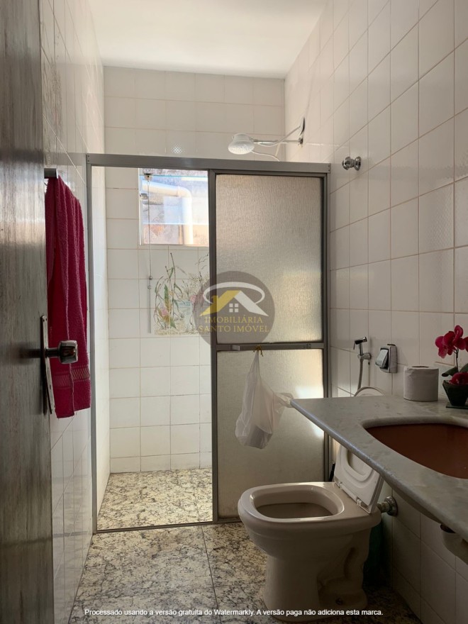 VENDE-SE ÓTIMA CASA NO BAIRRO LEBLON