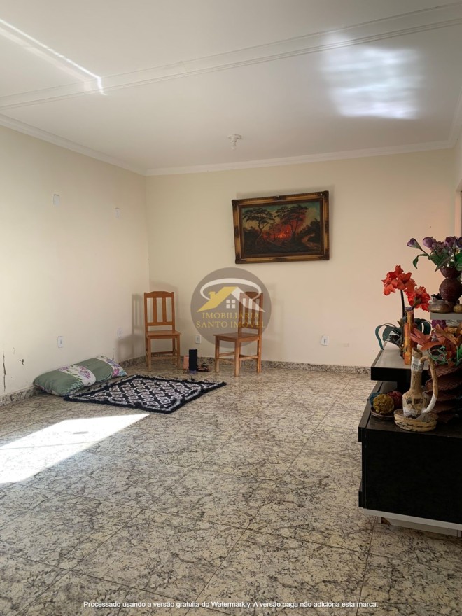 VENDE-SE ÓTIMA CASA NO BAIRRO LEBLON