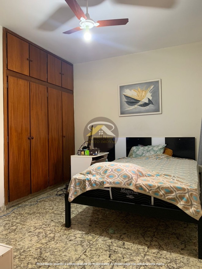 VENDE-SE ÓTIMA CASA NO BAIRRO LEBLON