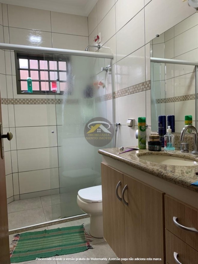 VENDE-SE EXCELENTE CASA NO BAIRRO ABADIA