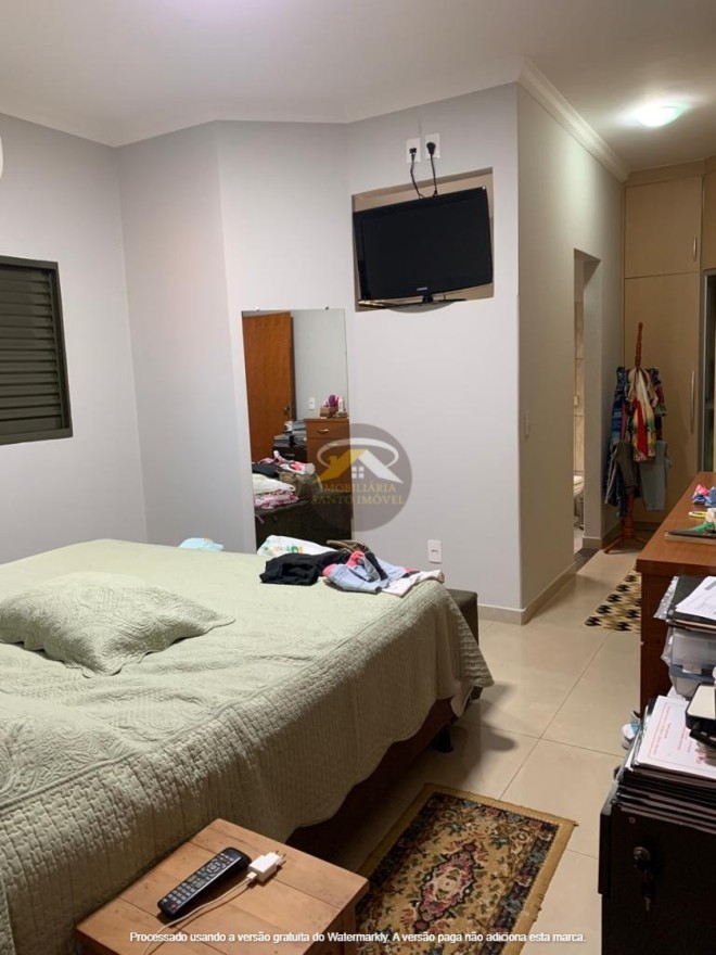 VENDE-SE EXCELENTE CASA NO BAIRRO ABADIA