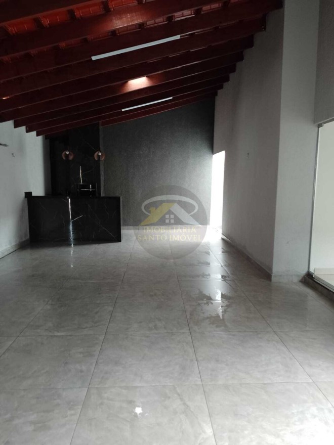 VENDE-SE ÓTIMA CASA NO BAIRRO ANTONIO CAIADO