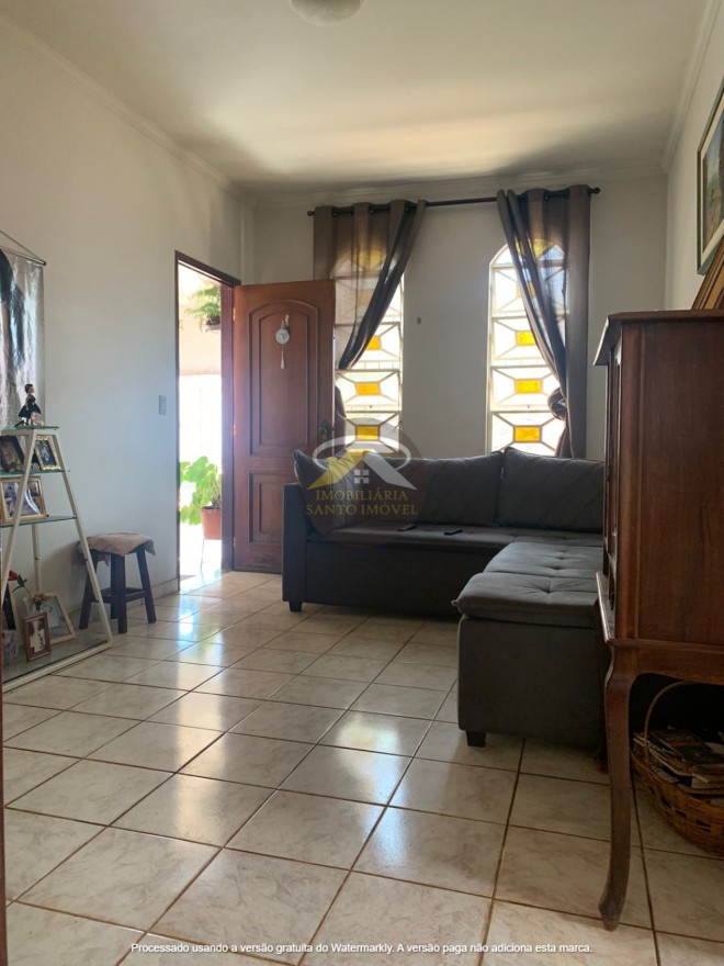 VENDE-SE EXCELENTE CASA NO BAIRRO GAMELEIRA