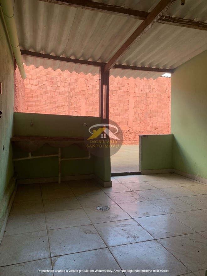 VENDE-SE CASA EM AVENIDA NO BAIRRO UBERABA 1