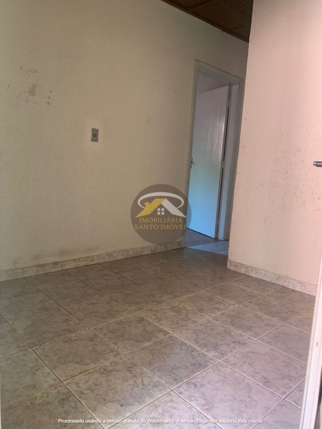 VENDE-SE CASA EM AVENIDA NO BAIRRO UBERABA 1