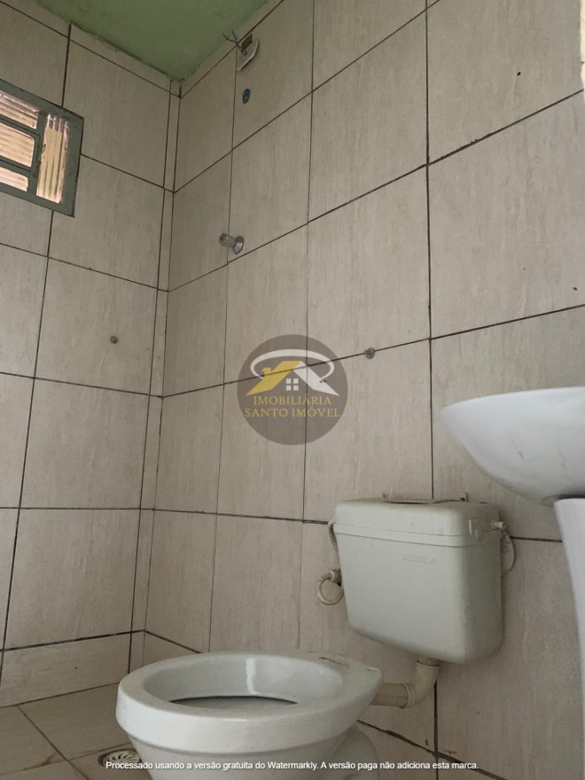 VENDE-SE CASA EM AVENIDA NO BAIRRO UBERABA 1