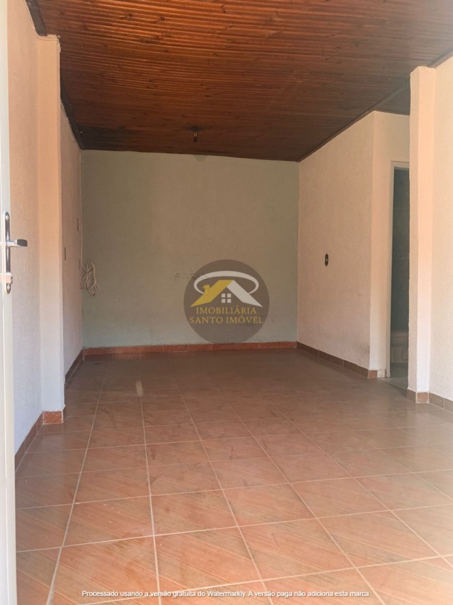 VENDE-SE CASA EM AVENIDA NO BAIRRO UBERABA 1