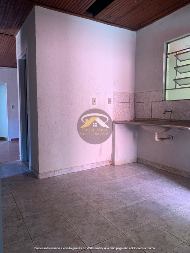 VENDE-SE CASA EM AVENIDA NO BAIRRO UBERABA 1