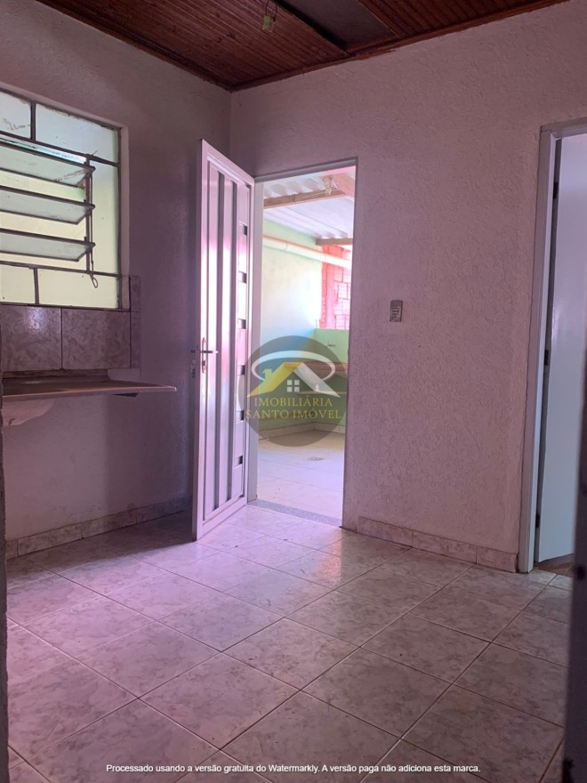 VENDE-SE CASA EM AVENIDA NO BAIRRO UBERABA 1