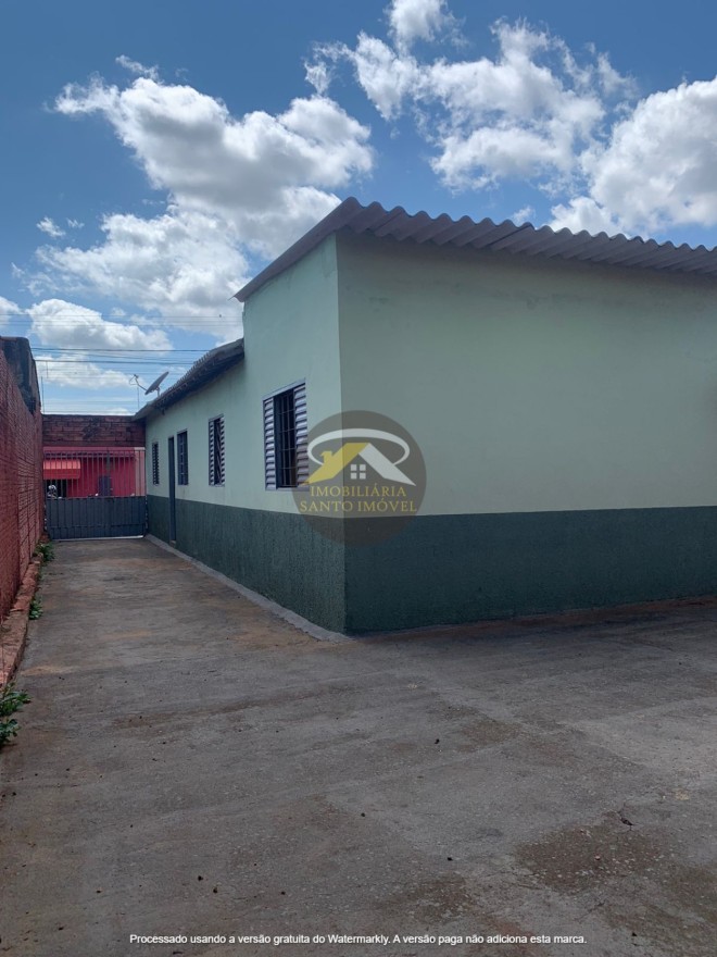 VENDE-SE CASA EM AVENIDA NO BAIRRO UBERABA 1