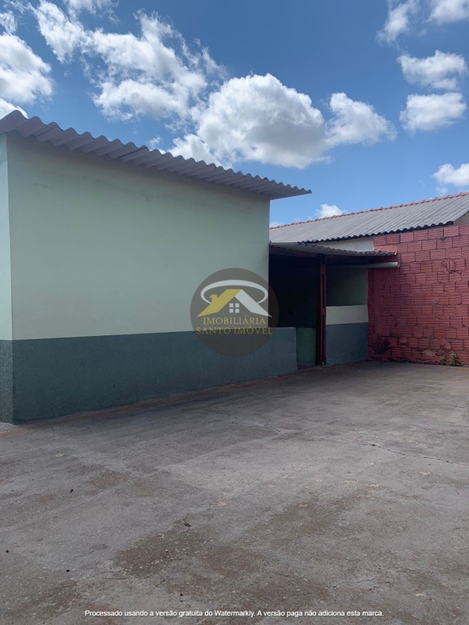 VENDE-SE CASA EM AVENIDA NO BAIRRO UBERABA 1