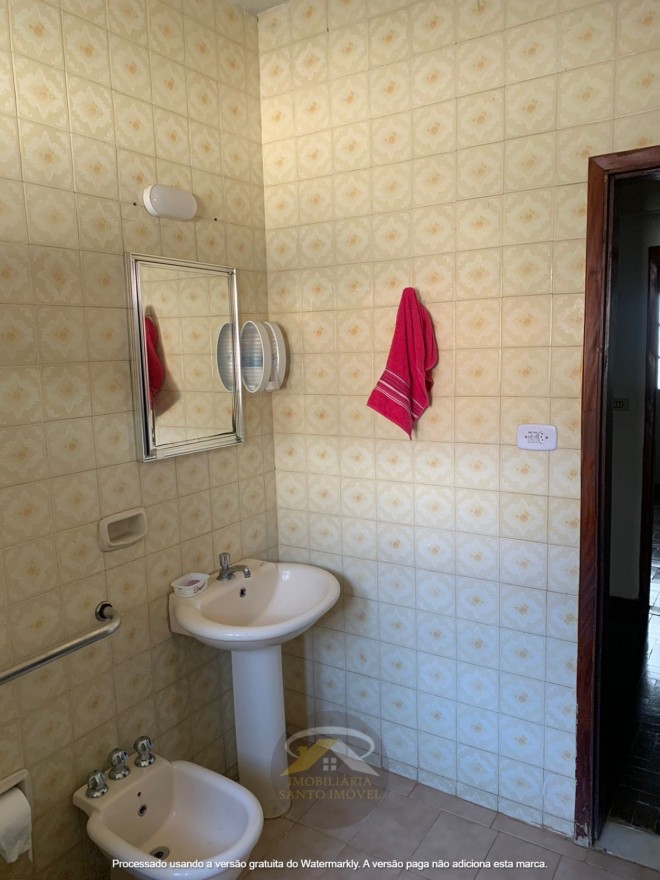 VENDE-SE EXCELENTE CASA NO BAIRRO LEBLON