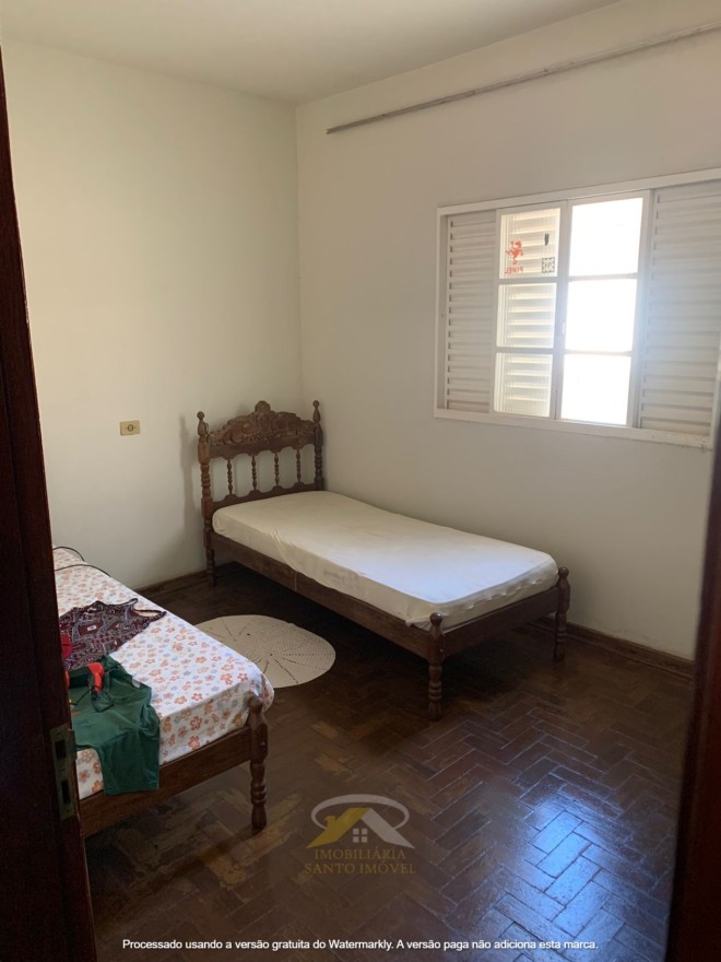 VENDE-SE EXCELENTE CASA NO BAIRRO LEBLON